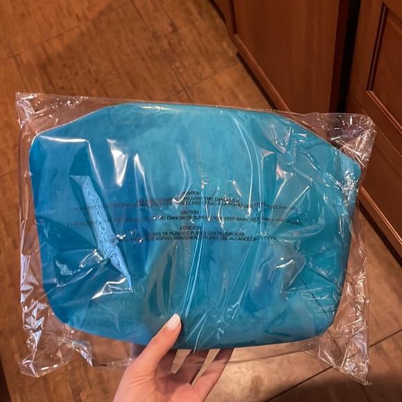 Large makeup case - Picture 2 of 2